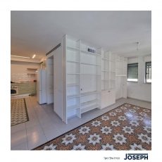 נגה למכירה סלון